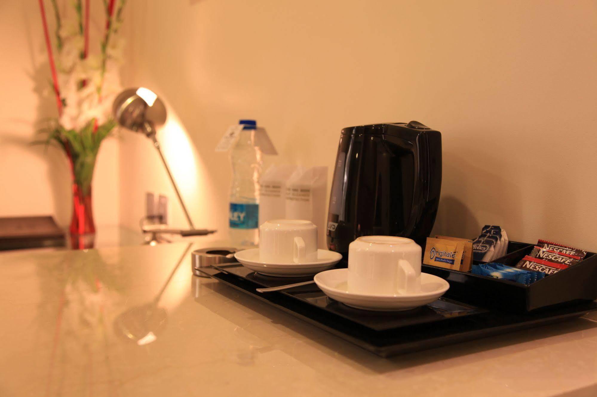 Hotel Florence Yeni Delhi Dış mekan fotoğraf